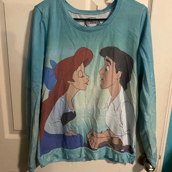Disney Ariel and Eric Pullover - Picture 1 of 3